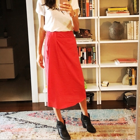 Vince Dresses & Skirts - Vince Midi skirt